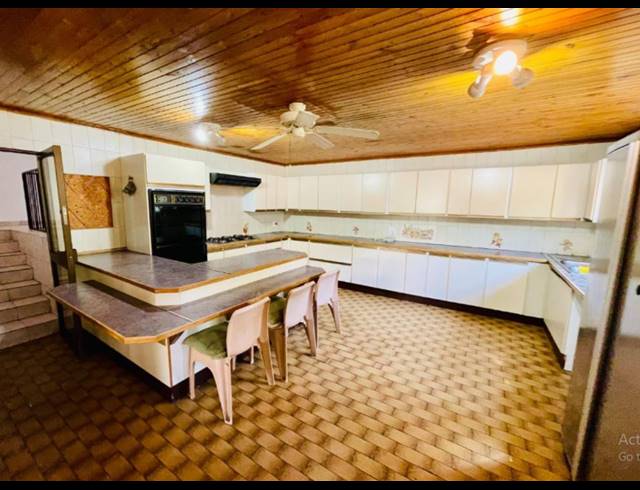 5 BEDROOM HOUSE FOR SALE IN LINMEYER